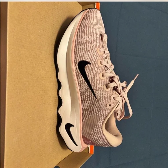 Nike Women's Athletic Shoes in Pink and Black - Picture 2 of 2